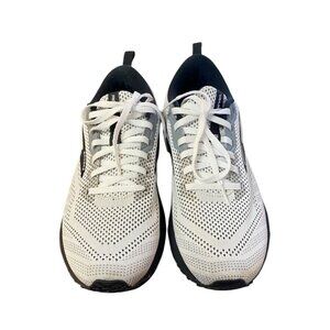 LIKE NEW Brooks Revel 6 Women's Size 10